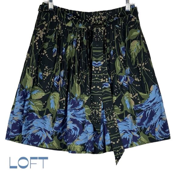 LOFT Navy Blue Green Gold Floral Pleated Boho Chic Full Skirt NWOT Size 4P - Picture 1 of 10